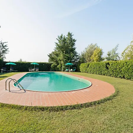Apartment In Tuoro Near Trasimeno *